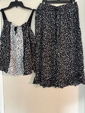 Simply Vera Vera Wang Black and White Floral Print Top